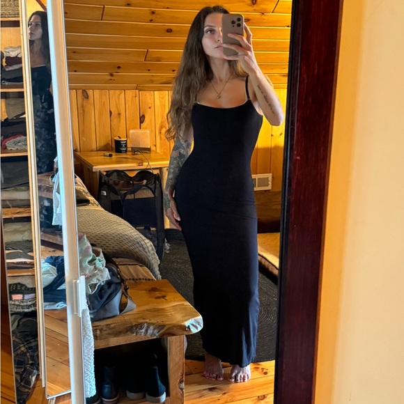 Dresses & Skirts - Black dress